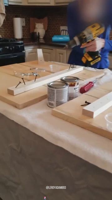 Nailed it! #funnyfail #funnymoments #decorationfail #diyfail #funnytitoks🤣🤣 смотреть онлайн