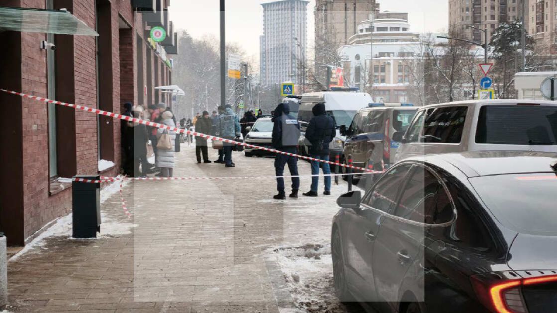 РЕН ТВ публикует кадры следственных действий на месте покушения на Алексеева смотреть онлайн