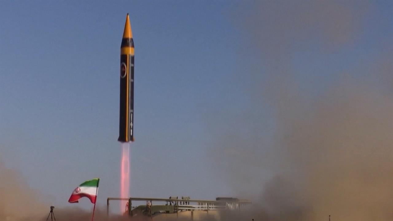 Появились кадры прошедших испытаний новейшей иранской баллистической ракеты. смотреть онлайн