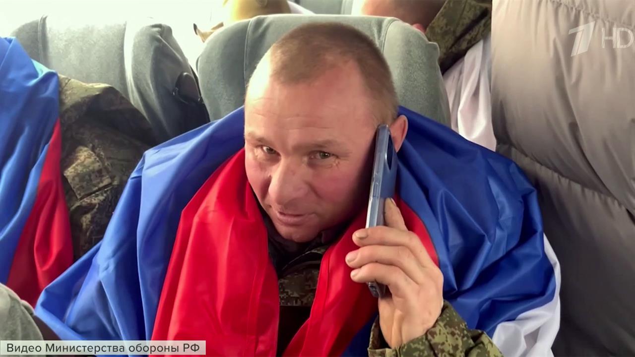 157 бойцов и мирные жители, захваченные боевиками, возвращены из украинского плена. смотреть онлайн