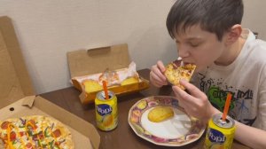 Мукбанг Пицца 🍕Аррива! и 🥩Говядина  с хреном Хашбрауны🥞, напиток 🥭Mango juice😋🥤