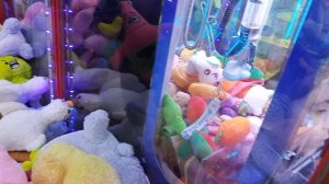 РАЗОРИЛИ аппарат ХВАТАЙКА! Выиграли кучу игрушек!