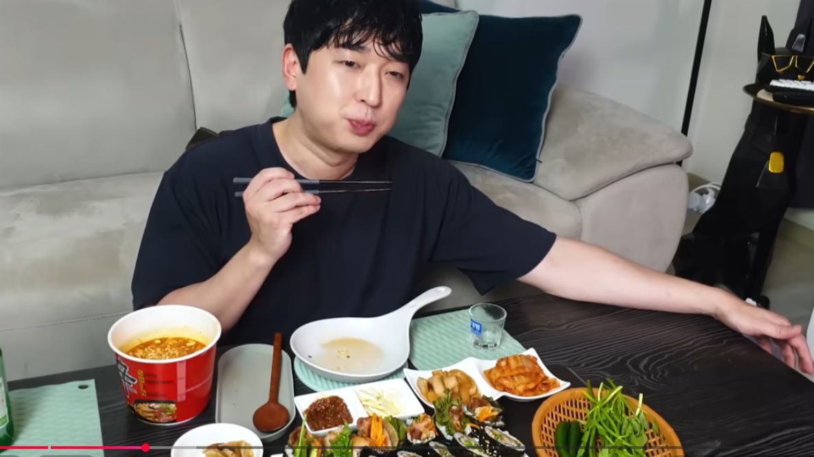 🔥🍲 Мукбанг и Mukbang : ЧТО ЕДЯТ В КОРЕЕ НА ОБЕД? 🍙 Самый популярный быстрый обед смотреть онлайн