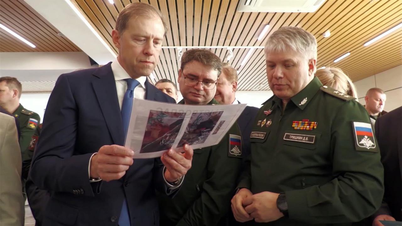 О развитии военной медицины говорили в технополисе "Эра" с участием Дениса Мантурова. смотреть онлайн