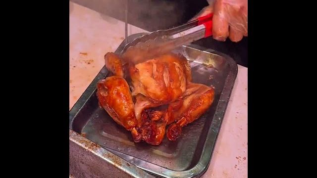 Один только вид этой хрустящей курицы вызываетслюнки.