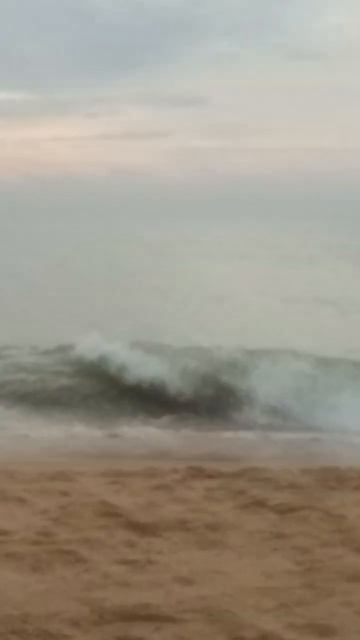 Медитация на берегу Индийского океана на Шри Ланке.