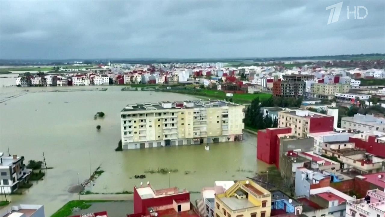 Разрушительный циклон "Леонардо" накрыл Пиренейский полуостров. смотреть онлайн