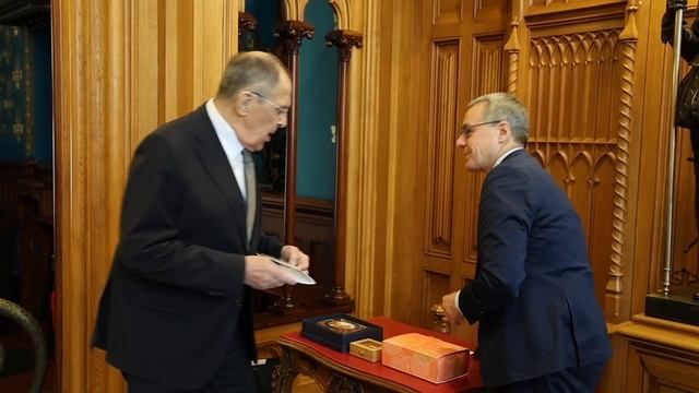 Глава ОБСЕ вылизал Лаврову смотреть онлайн