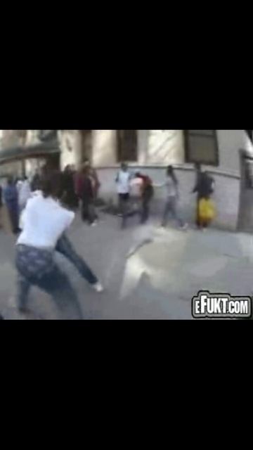 Уличная драка. Разборка латиносов. Стритбой смотреть онлайн