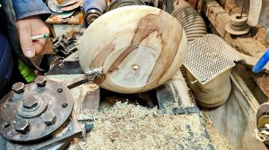 Безопасные приёмы точения тарелок из дерева.