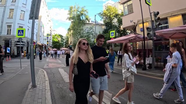 Утро в Москве 🌤️ Спокойная дневная прогулка по городу 🚶♂️✨ смотреть онлайн