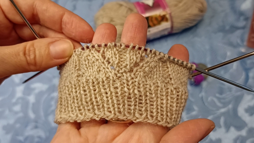 Триостарты. Февраль. Старт 3. Носки ажурные.