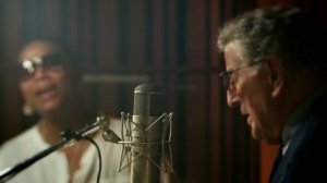 Tony Bennett, Queen Latifah - Who Can I Turn To (When Nobody Needs Me) (from Duets II)