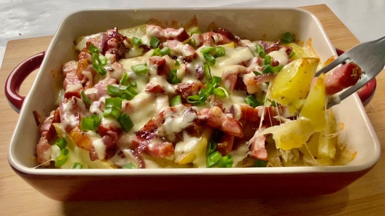 Идеальный рецепт для быстрого ужина Запеченный картофель с беконом и сыром!