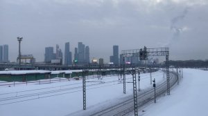 СТОЮ НА МОСТУ СМОТРЮ НА МОСКВА СИТИ