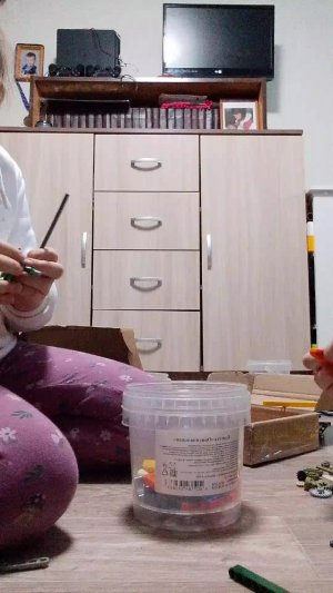 Лего строю с сестрой