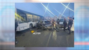 Массовое ДТП произошло на Октябрьском мосту в Новосибирске