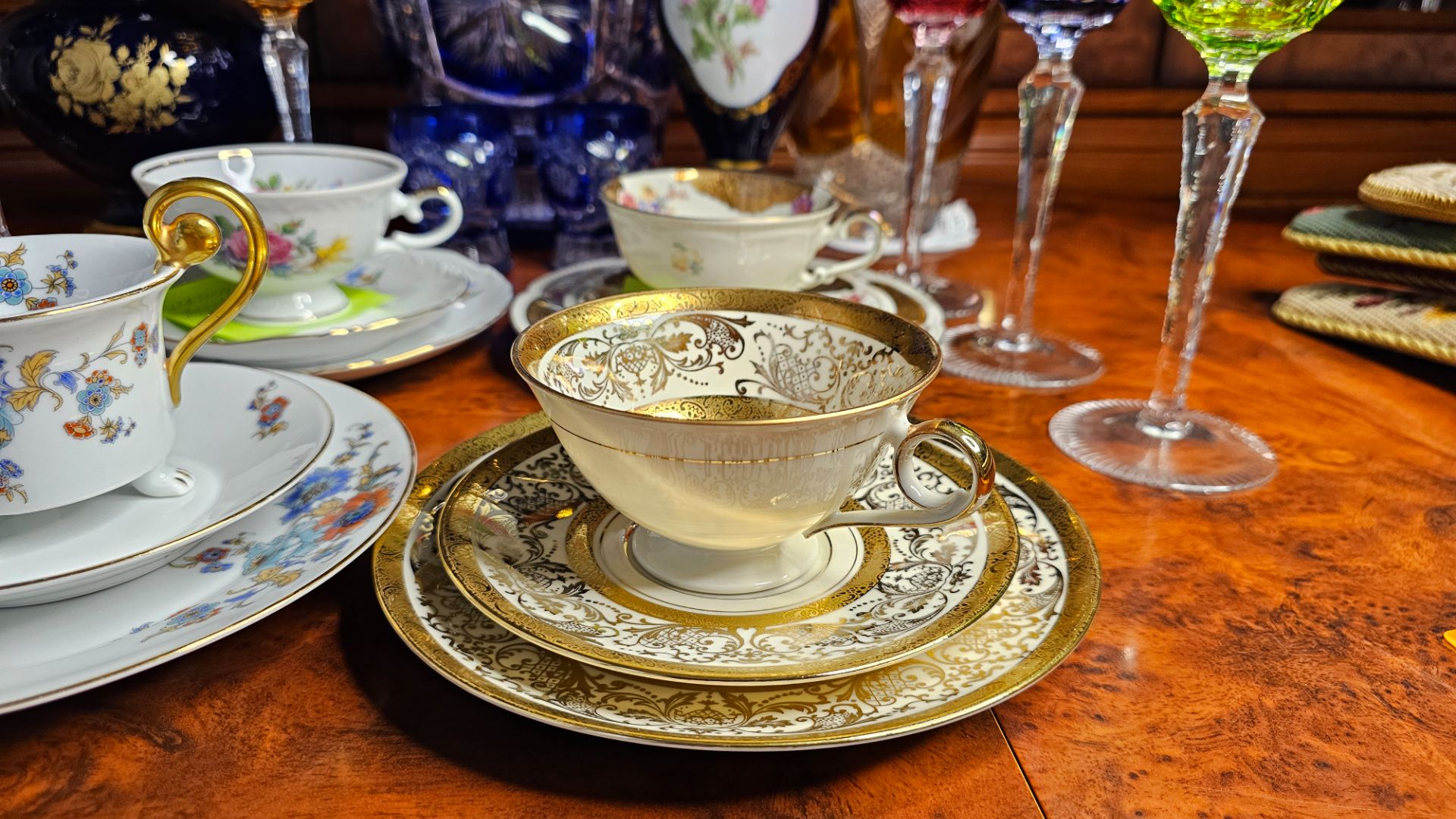 Антикварный фарфор смотреть онлайн