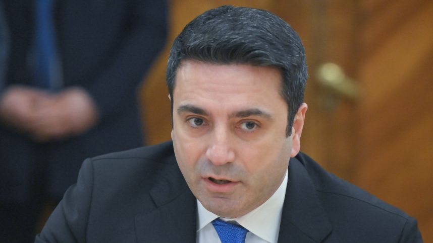 Мечтавший о крахе России глава парламента Армении открестился от своих слов смотреть онлайн