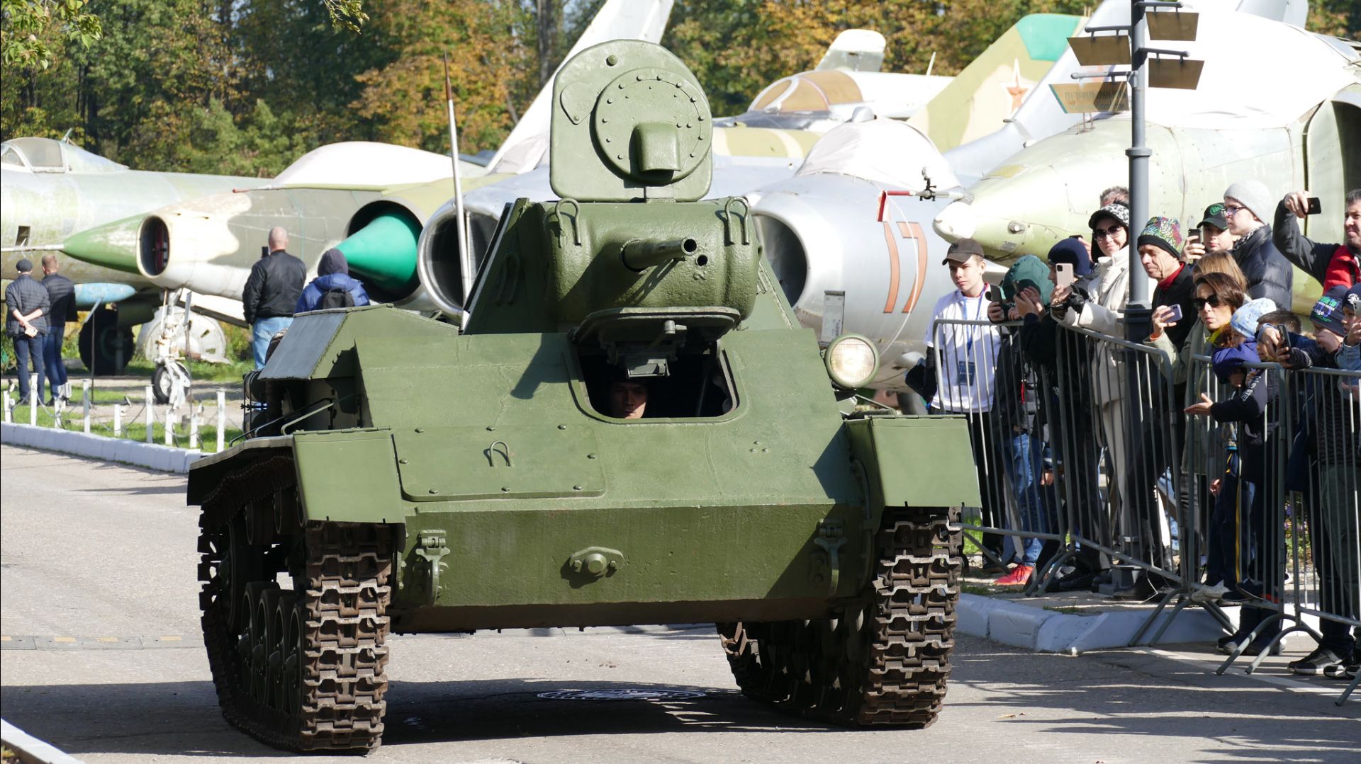 Танковый парад в Музее Техники Вадима Задорожного, 18 сентября 2021