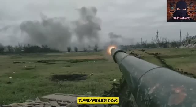 Настоящий танковый бой с видом от первого лица российского танка смотреть онлайн