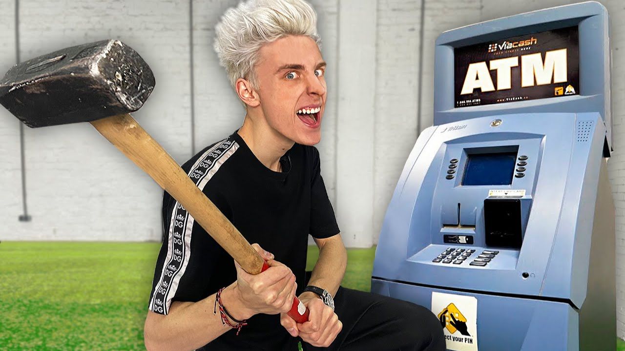 ВЛАД А4 - Взламываю Заброшенный БАНКОМАТ ! ДЕНЬГИ ОКАЗАЛИСЬ ВНУТРИ ! А4 смотреть онлайн