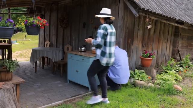 Семейная жизнь в деревне:Делаем двери для сарая. Сильные дожди размыли отвал. смотреть онлайн