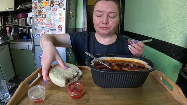 Лапша корейская, булочка с начинкой/еда/вкусная еда/мукбанг смотреть онлайн