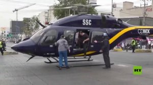 المكسيك.. مهمة طبية عاجلة تدفع مروحية للهبوط في شوارع مكسيكو سيتي