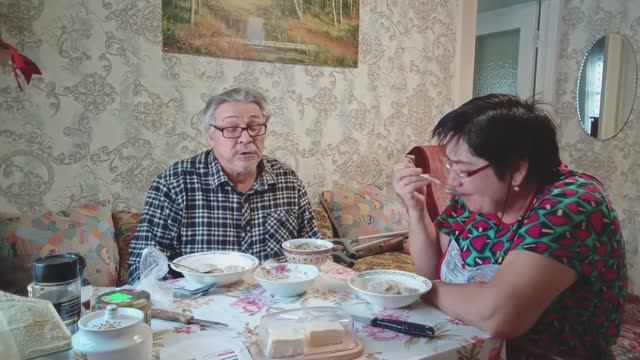 Жизнь в деревне: Семья Приготовила Пельмени, вкусно кушаем. День второй смотреть онлайн