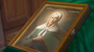 Сотни верующих почли память Ксении Петербургской на Смоленском кладбище