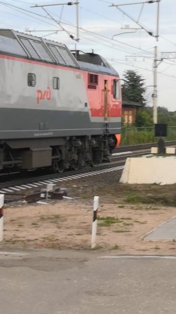 ЭП2К с поездом из Санкт-Петербурга в Казань 3.08.2020г. смотреть онлайн