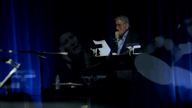 Tony Bennett, k.d. lang - Blue Velvet (from Duets II The Great Performances) смотреть онлайн