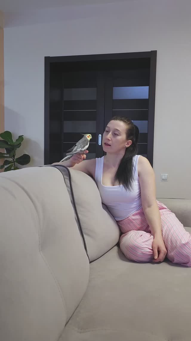 Что делать если корелла кусается