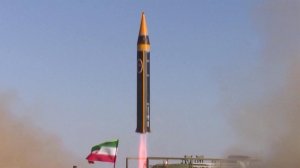 В Иране прошли испытания новейшей баллистической ракеты дальностью две тысячи километров.