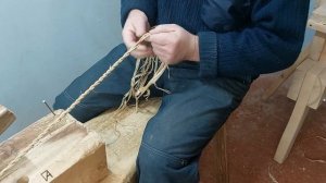 Веревка из лыка.