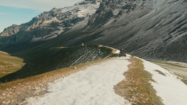 Healing My Mind in the Mountains смотреть онлайн