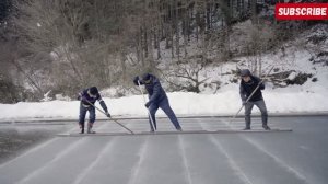 Интересный  способ производства льда в Японии.