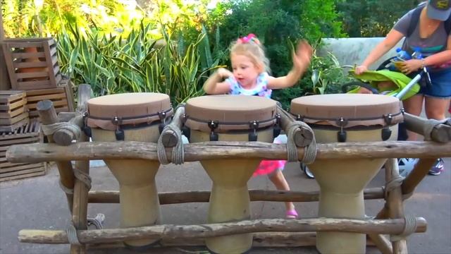 Настя встречает Принцесс и едет на Сафари в зоопарк смотреть онлайн