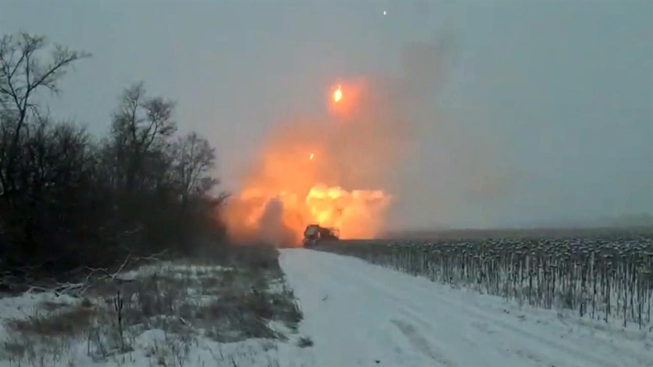 Новые населенные пункты взяты под контроль и нанесены дальние удары по военным тылам врага. смотреть онлайн