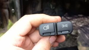 Замена кнопки включения габаритных огней и ближнего света на автомобиле Нива Шевроле