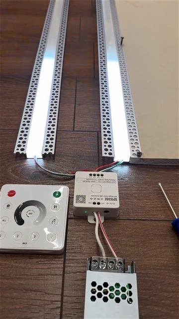 Здесь атмосфера создаётся реечным потолком