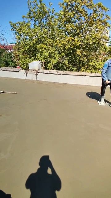 Затирщик  на полусухой стяжке нужен для: