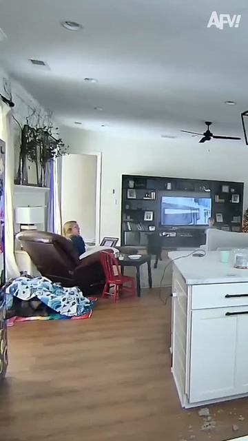 Sometimes it's best to ask for help. 😬 смотреть онлайн