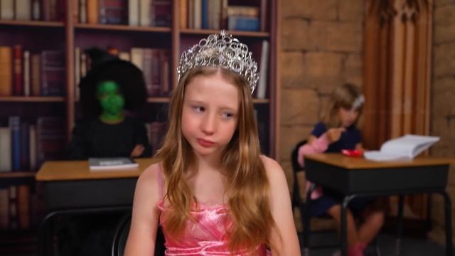 Nastya and Friends - Mysterious Challenge in the house смотреть онлайн