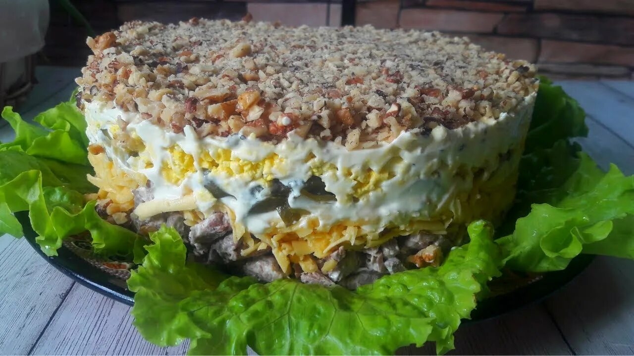 Праздничный мясной салат