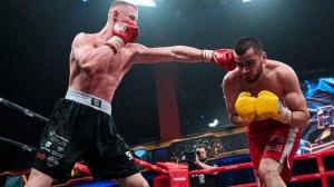 Упал в нокдаун, но победил: Эрик Ражев vs Ниджат Садыков в Гран-при RCC Boxing