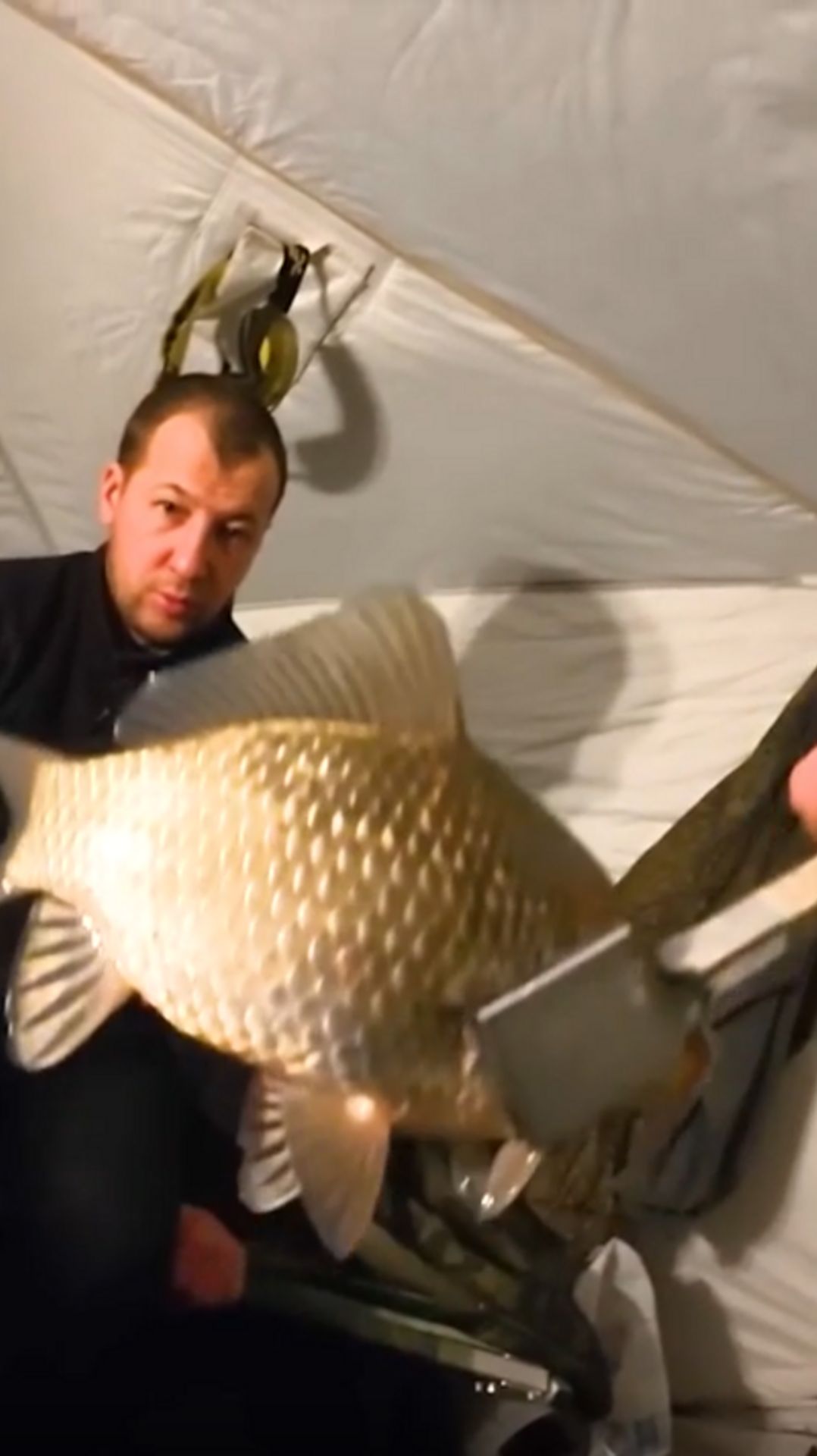 Зимняя рыбалка 2026. Не для слабонервных! Три ночи в палатке на льду озера Чаны. смотреть онлайн