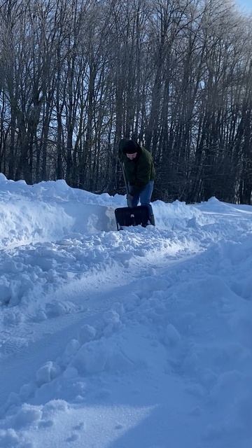 Что то в нашей деревне стали плохо чистить снег