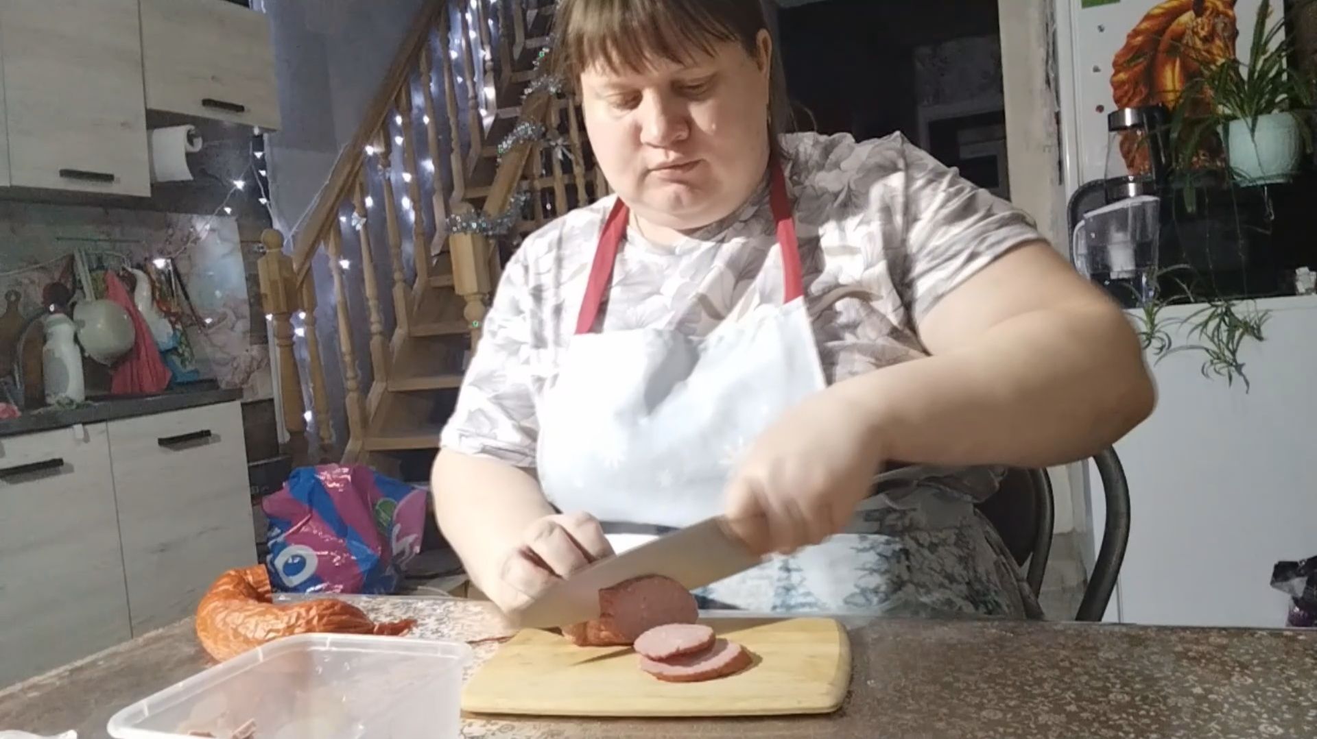 ПРОСТАЯ ЖИЗНЬ 45// ДЕЛАЮ МЯСНУЮ ЗАГОТОВКУ// ОТБИВАЮ МЯСО//ЖИЗНЬ В НЕБОЛЬШОМ ГОРОДКЕ смотреть онлайн